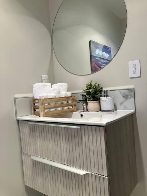 2-Bedroom Ensuite, Close To City, Comfortable, Accessible With Own Parking Christchurch Luaran gambar